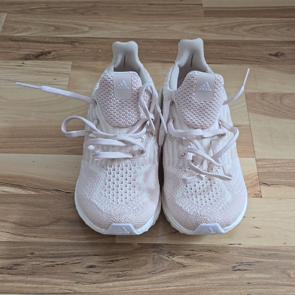 Adidas Ultraboost Cream Beige Sneakers Women’s Size 7 Primeknit ART G55370